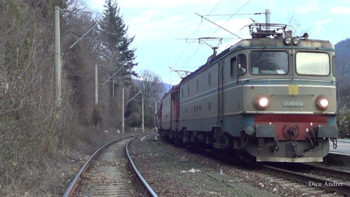 Un tren a rămas fără frâne, în mers, iar călătorii au fost îngroziți