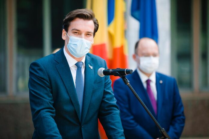 Restricții pentru nevaccinați. Accesul în restaurante, hoteluri ori la mall