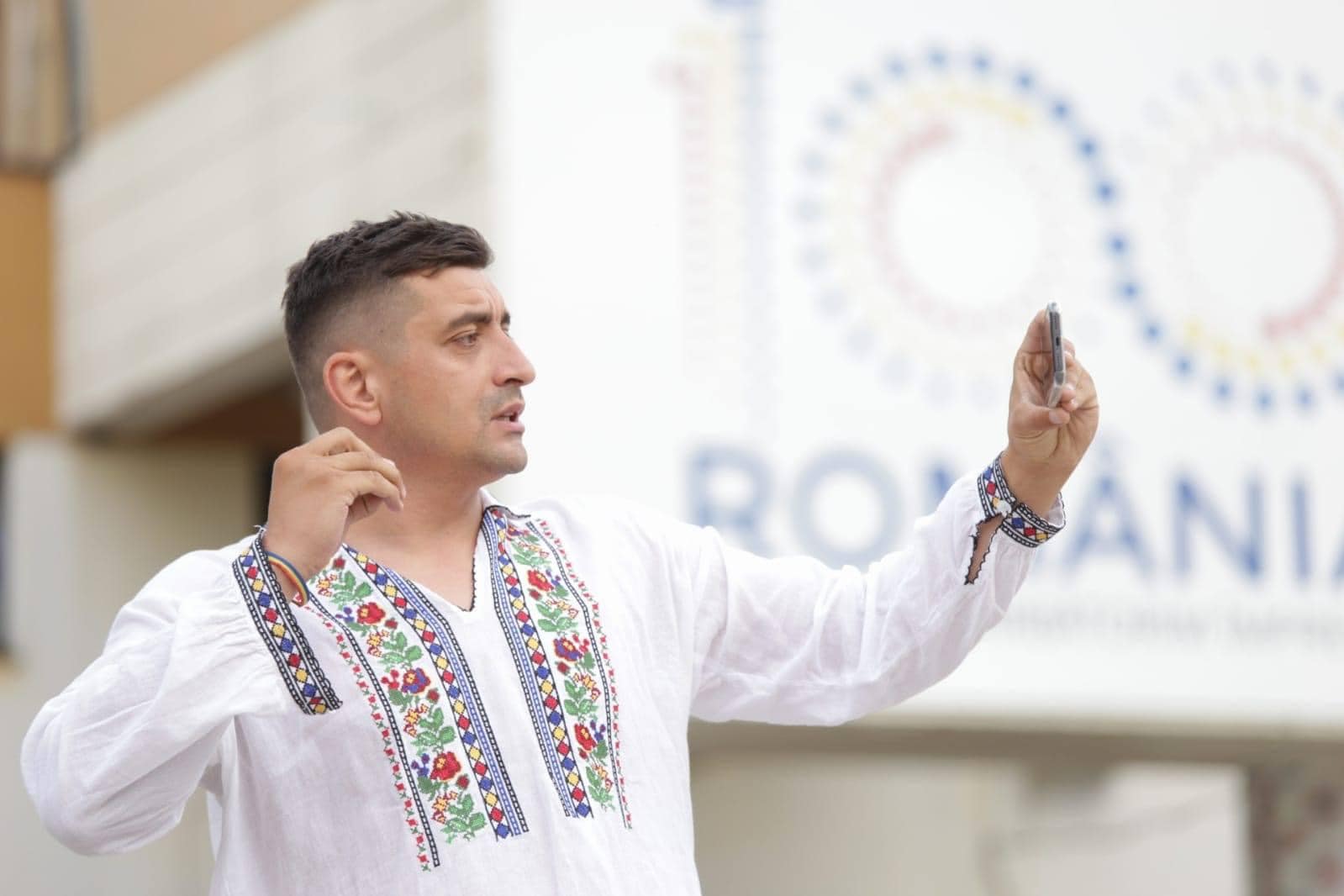 Mișcare surpriză a liderilor AUR. La ajutorul cui apelează pentru a scoate lumea în stradă