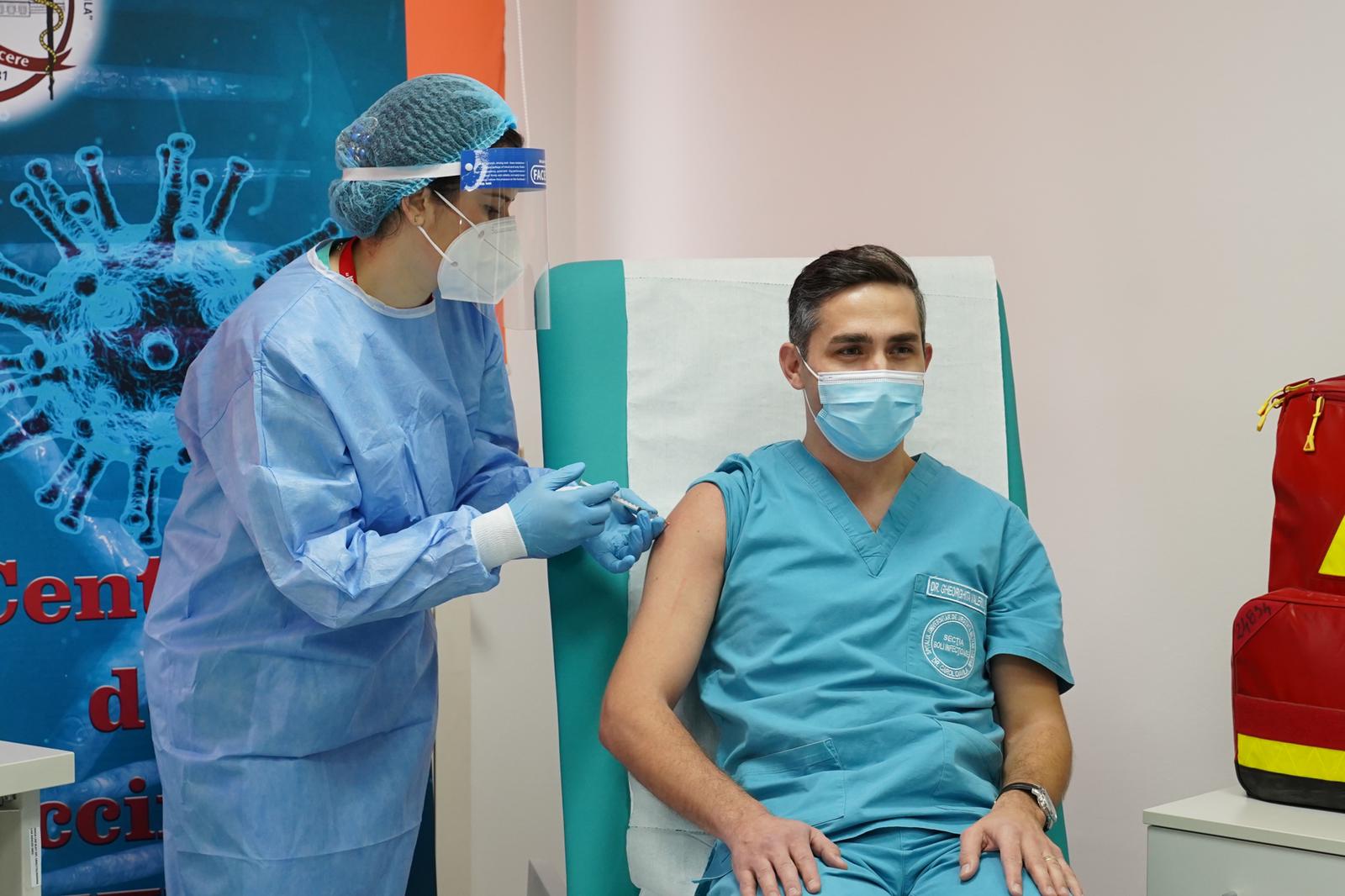 A treia doză de vaccin va fi administrată unor categorii clare de persoane
