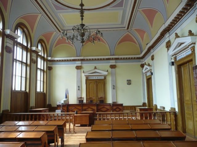 Guvernul a împărțit populația în vaccinați și nevaccinați, spun judecătorii