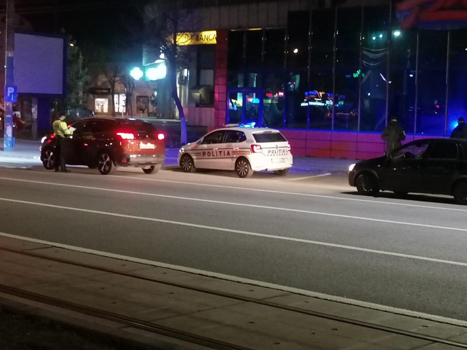 Filtrele poliției noaptea au fost reinstituite în diferite locații