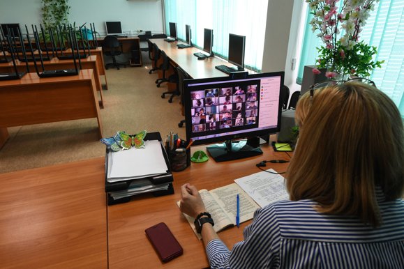 Situații aberante în învățământul online, elev răcit neprimit la cursuri