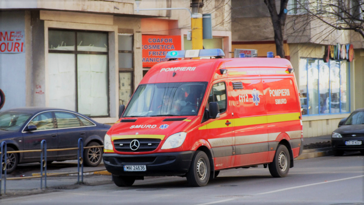 Un elev a murit la școală, în Botoșani. Tânărului i s-a făcut rău
