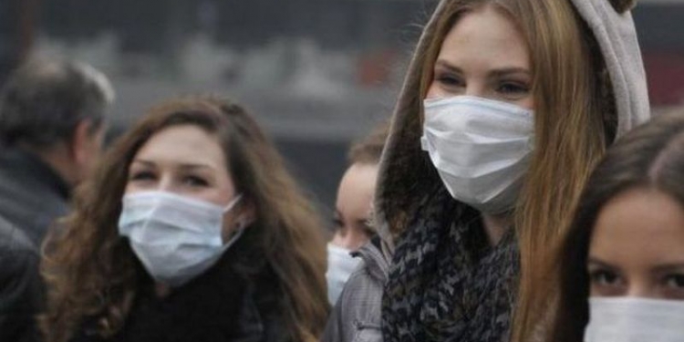 Portul măștii îi face pe oameni mai atrăgători, este concluzia unui studiu