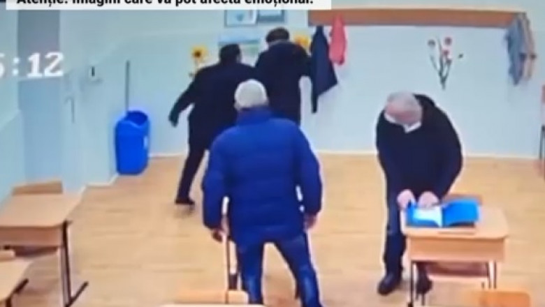 Noi imagini cu scandalul de la Mogoșoaia, unde o consilieră USR a fost bruscată după o ședință. Momentul surprins de camerele video. FOTO: Captură Digi24