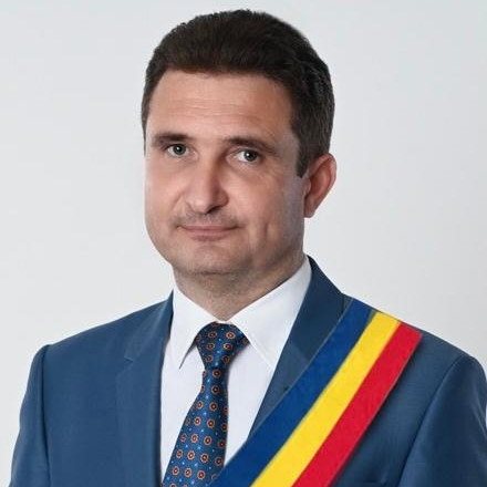 Primăria din Arad plătește facturi la utilități de zece ori mai mari