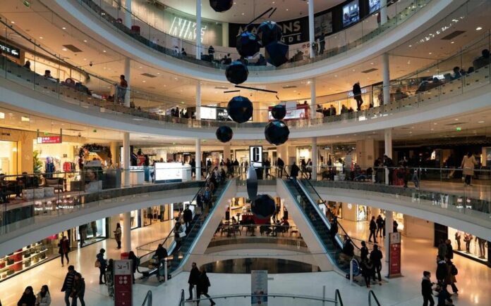 Nevaccinații au acces și în maluri, potrivit unei decizii a Guvernului