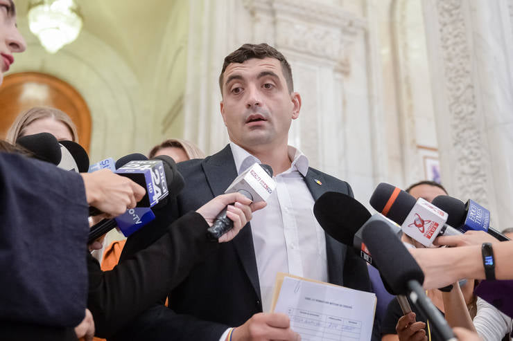 George Simion cere tuturor membrilor AUR să lase simpatiile legionare
