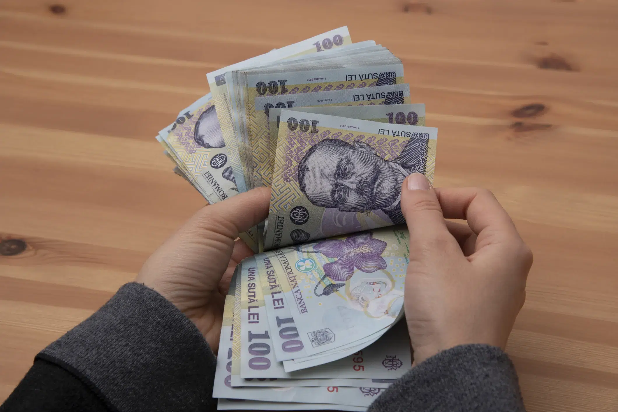 Amânarea plății ratelor, măsură de sprijin anunțată în contextul crizei