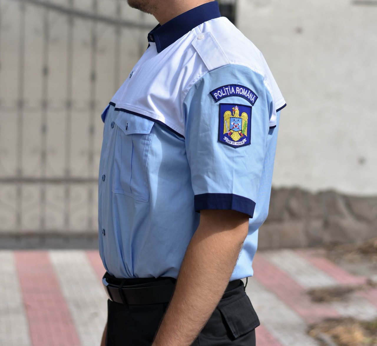 Un polițist a fost prins la furat într-un magazin Selgros din Iași