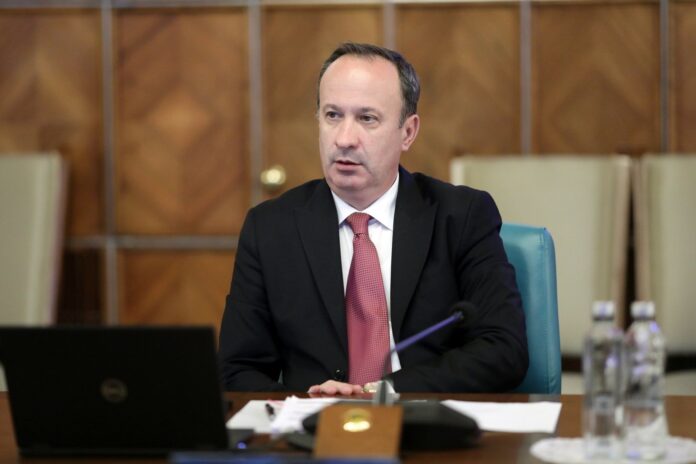 Reducerea cheltuielilor cu 10%, cerută de Ciucă. Ce economii se fac