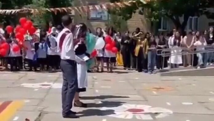 O elevă l-a umilit pe Vladimir Putin, în timpul unei ceremonii în Daghestan