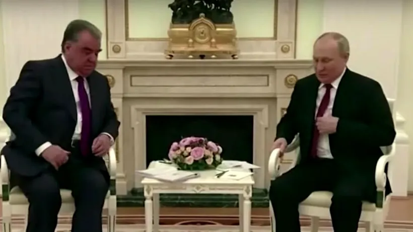 VIDEO | Putin, la capătul puterilor? Gestul bizar făcut de liderul rus în timpul unei întâlniri oficiale / Sursa foto: Captură You Tube