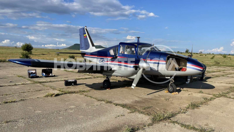 Avionul misterios a fost cumpărat din Lituania, de trei străini