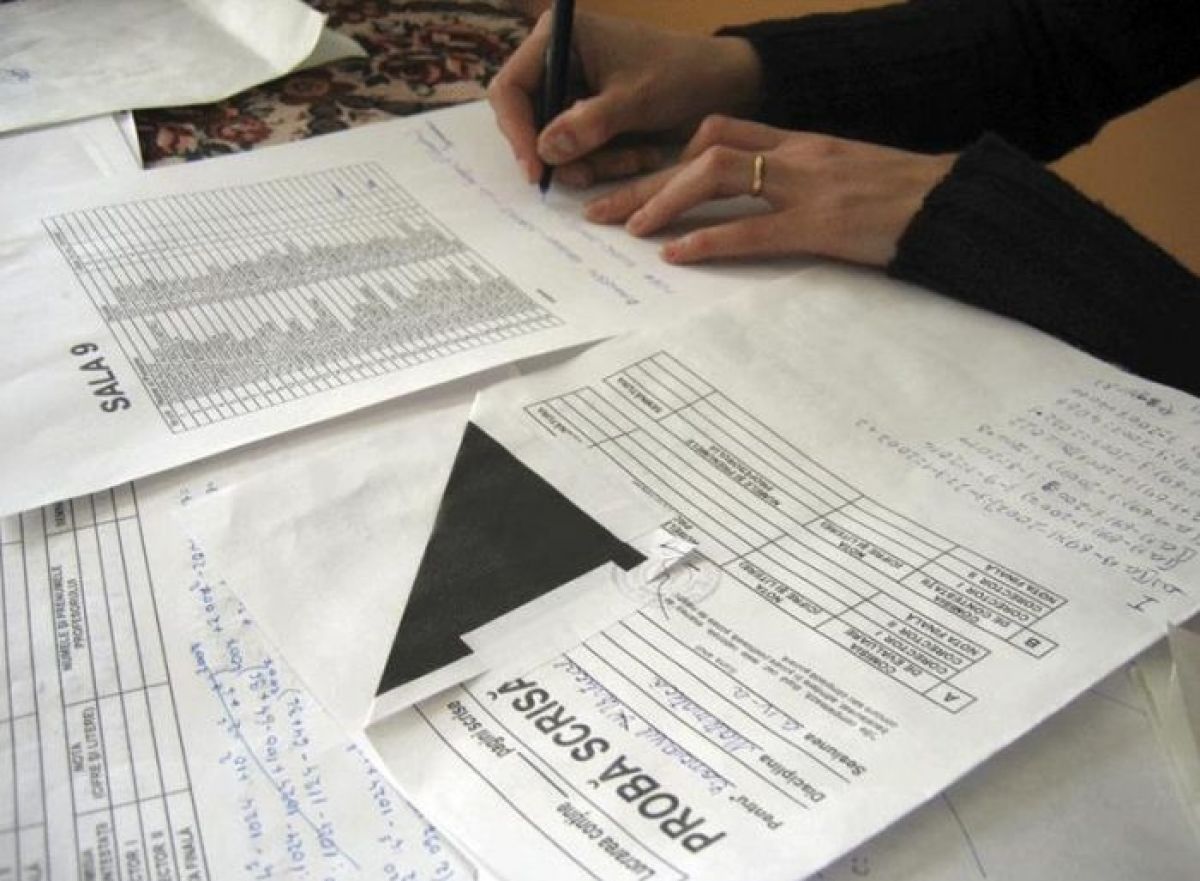 Gafă la Evaluarea Națională în Dolj. Elevii au primit subiecte în maghiară