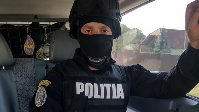 Un polițist ar fi fost prins cu droguri la SAGA, iar superiorii săi îl anchetează