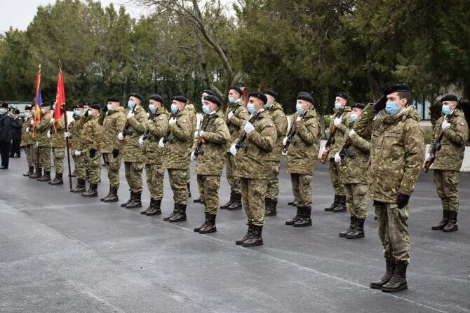 Militarii voluntari între 18 și 35 de ani vor fi pregătiți timp de patru luni