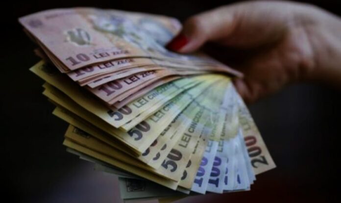 Ajutorul de 700 de lei plătit pensionarilor cu pensii sub 2.000 de lei
