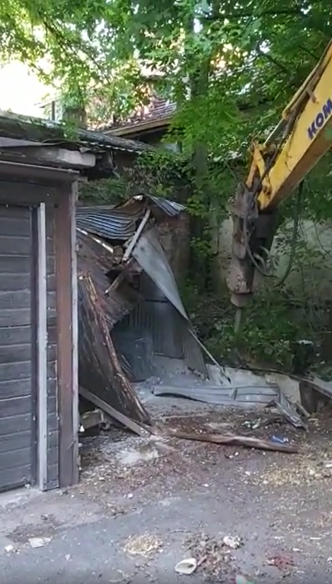 demolările