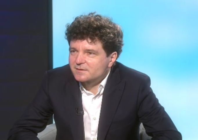 Apa caldă și căldura nu vor mai fi or problemă, promite Nicușor Dan