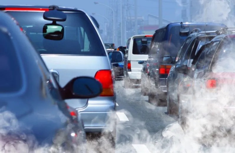 Motoarele pe benzină și motorină vor fi interzise din 2035, în UE