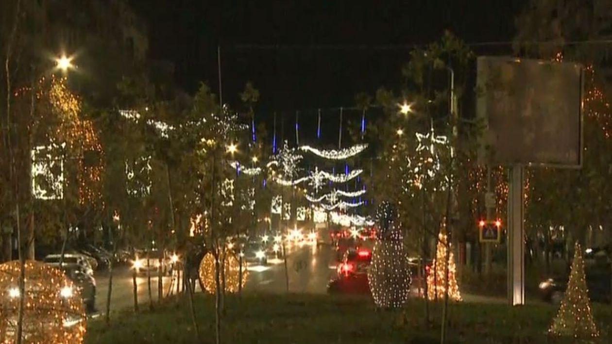Luminițele de Crăciun s-au aprins deja în Sectorul 3 al Bucureștiului