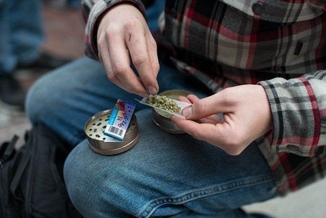 Consumul de droguri și etnobotanice în rândul minorilor va fi pedepsit