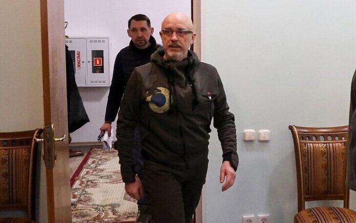 O zonă de interdicție aeriană deasupra Ucrainei solicită ministrul apărării