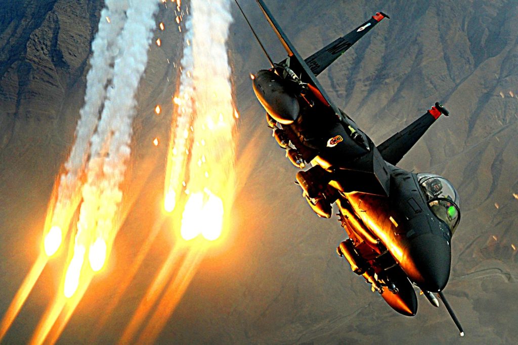 Avioanele rusești dau târcoale spațiului aerian al României, limita NATO