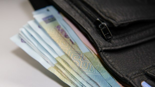 Indemnizațiile pentru creșterea copilului ar putea crește. Proiect de lege
