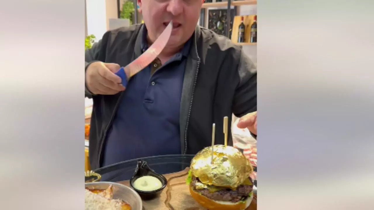 Burgeri cu foiță de aur și un platou peste pensia minimă din România