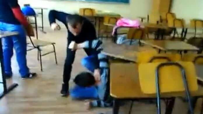 Exmatricularea elevilor, din nou posibilă dacă se votează legea educației