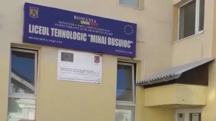 Filme pentru adulți au fost proiectate la școală, la un liceu din Pașcani