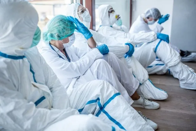 Medicii au ajuns la epuizare, iar unii dintre ei au intrat în depresie