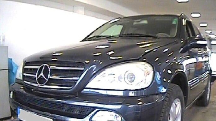 ANAF organizează o licitație pentru vânzarea unui autoturism Mercedes