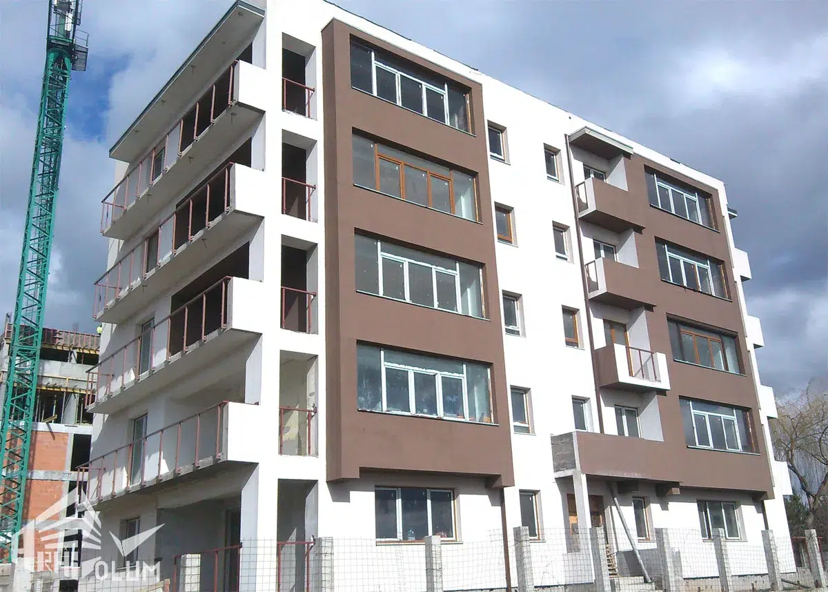 Românii care voiau să își cumpere o casă amână decizia. Sfaturi imobiliare