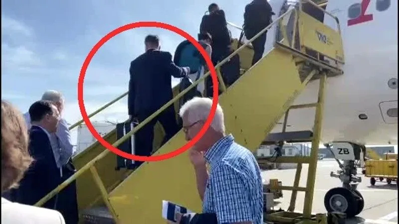 Premierul Marcel Ciolacu, detalii despre zborul cu avionul de linie
