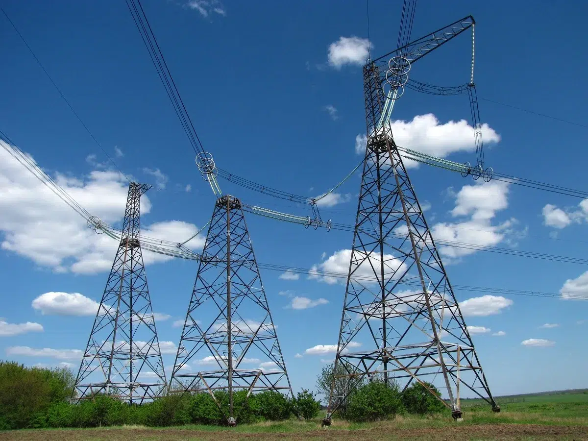 Valurile de căldură din ultimul timp au crescut prețul energiei