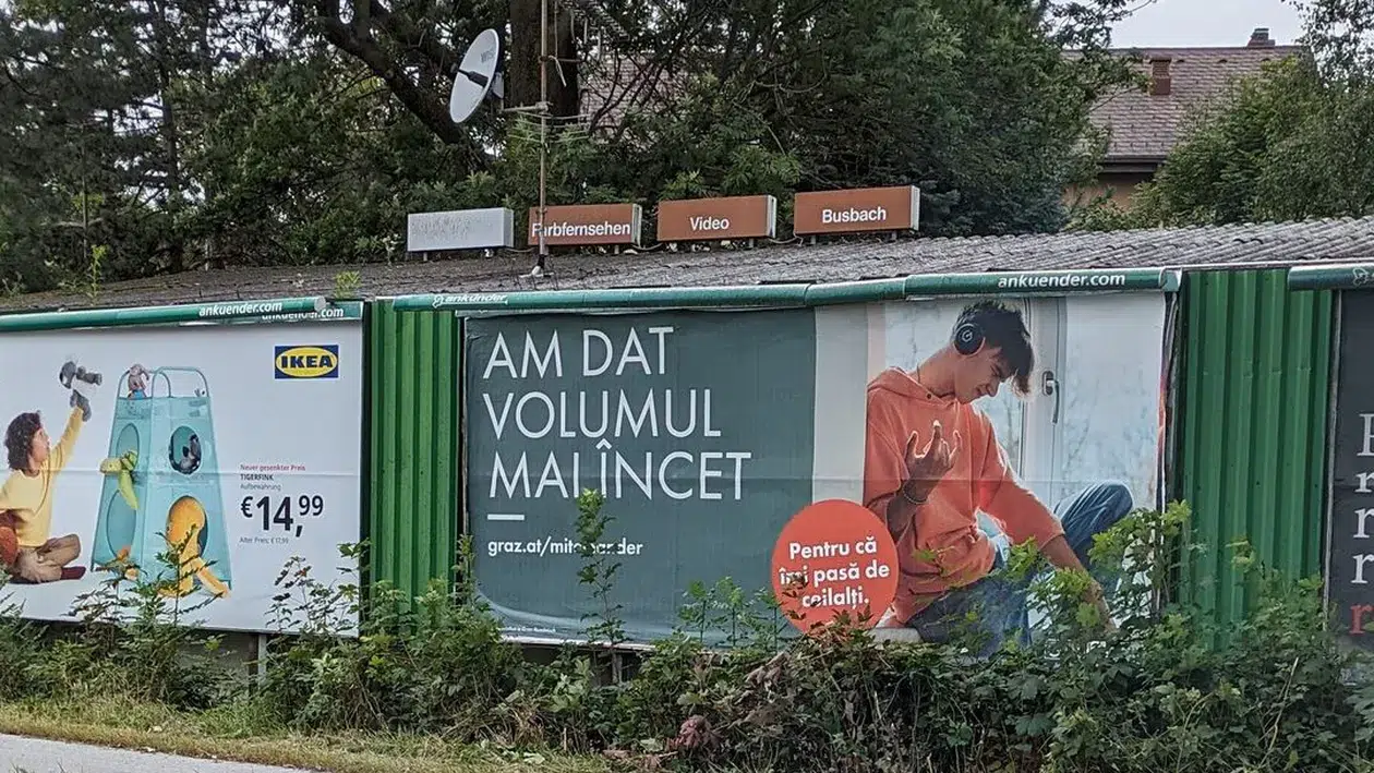Autoritățile austriece au montat un panou stradal în limba română