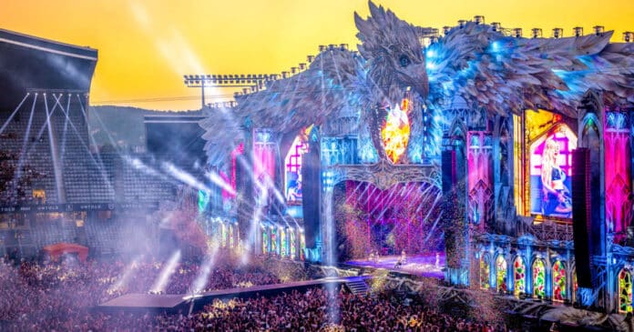 Festivalul Untold este păzit de polițiști și jandarmi pe banii contribuabililor