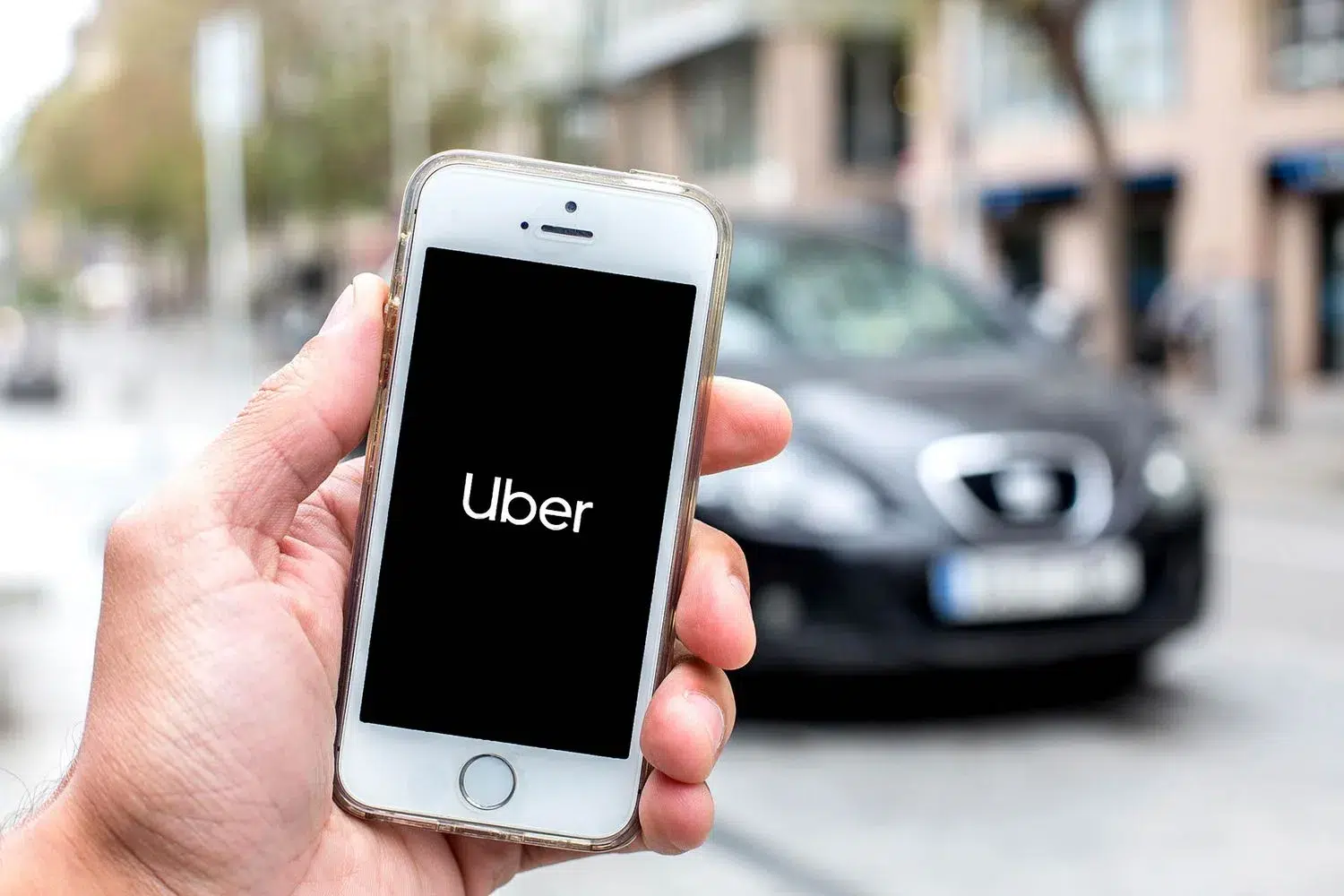 Uber s-ar putea retrage din multe orașe din Europa, urmează decizia UE