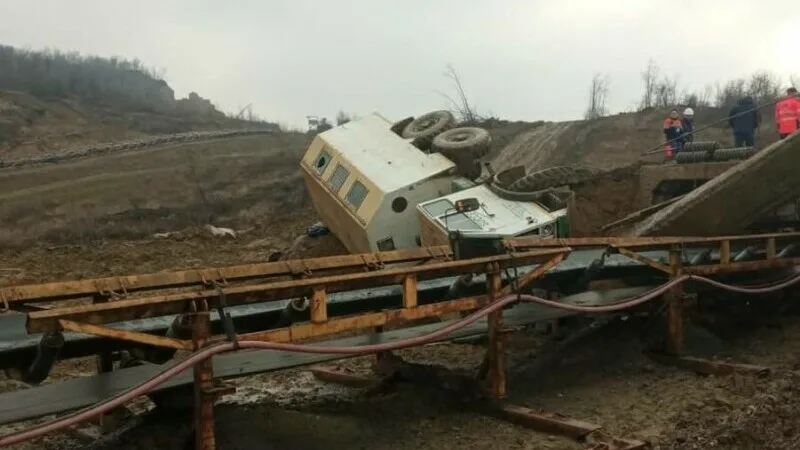 Cei doi directori demiși după tragicul accident de la cariera Jilț, promovați