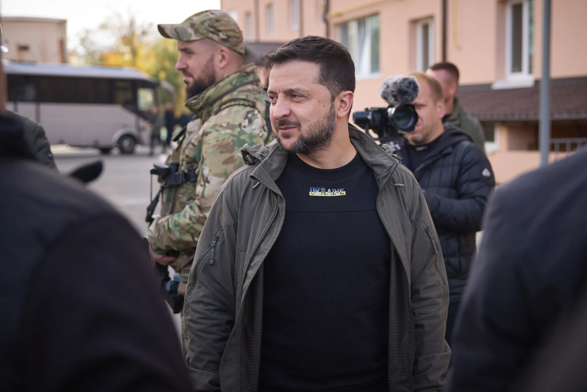 Prietenii lui Zelenski din showbiz au făcut averi seriose cu negoț în război