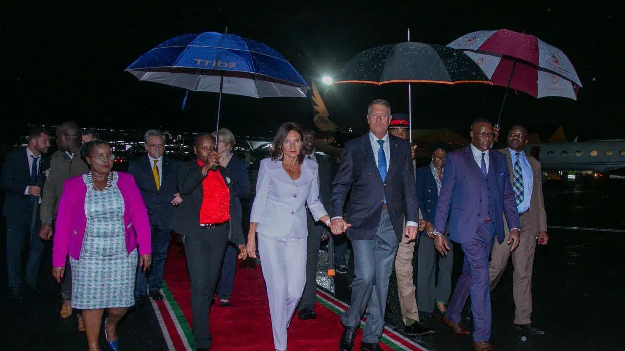 Klaus Iohannis a sosit în Kenya, prima destinație a controversatului turneu