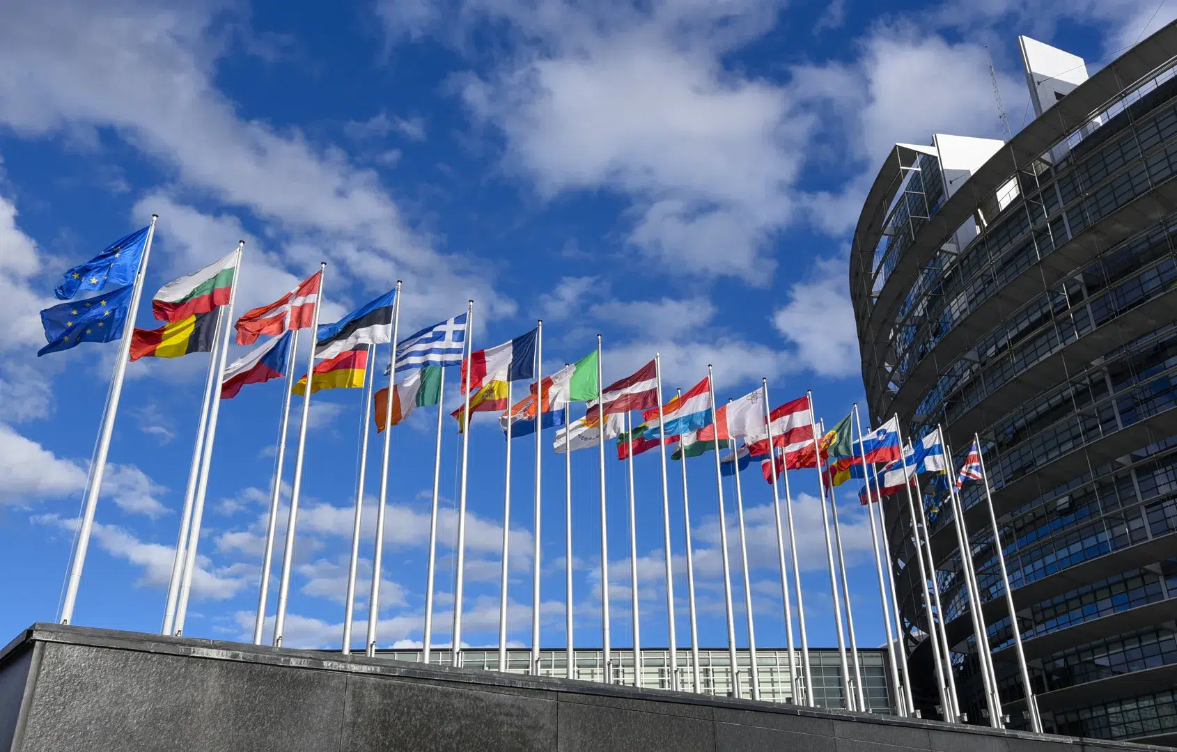 Parlamentul European a adoptat noi norme pentru ambalaje
