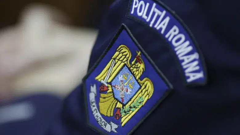 Un polițist din comuna Cosminele, județul Prahova, a fost grav rănit