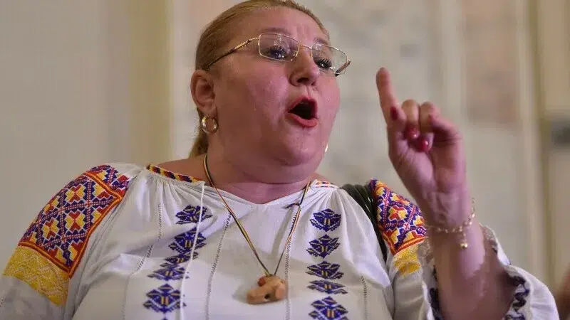 Senatoarea Diana Șoșoacă, aflată pe locul trei în sondaje, în Le Figaro