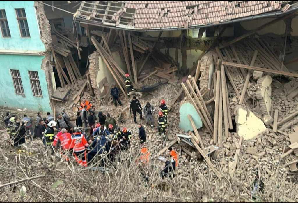 Tragedie la Odorheiu Secuiesc, un perete al unui internat s-a prăbușit