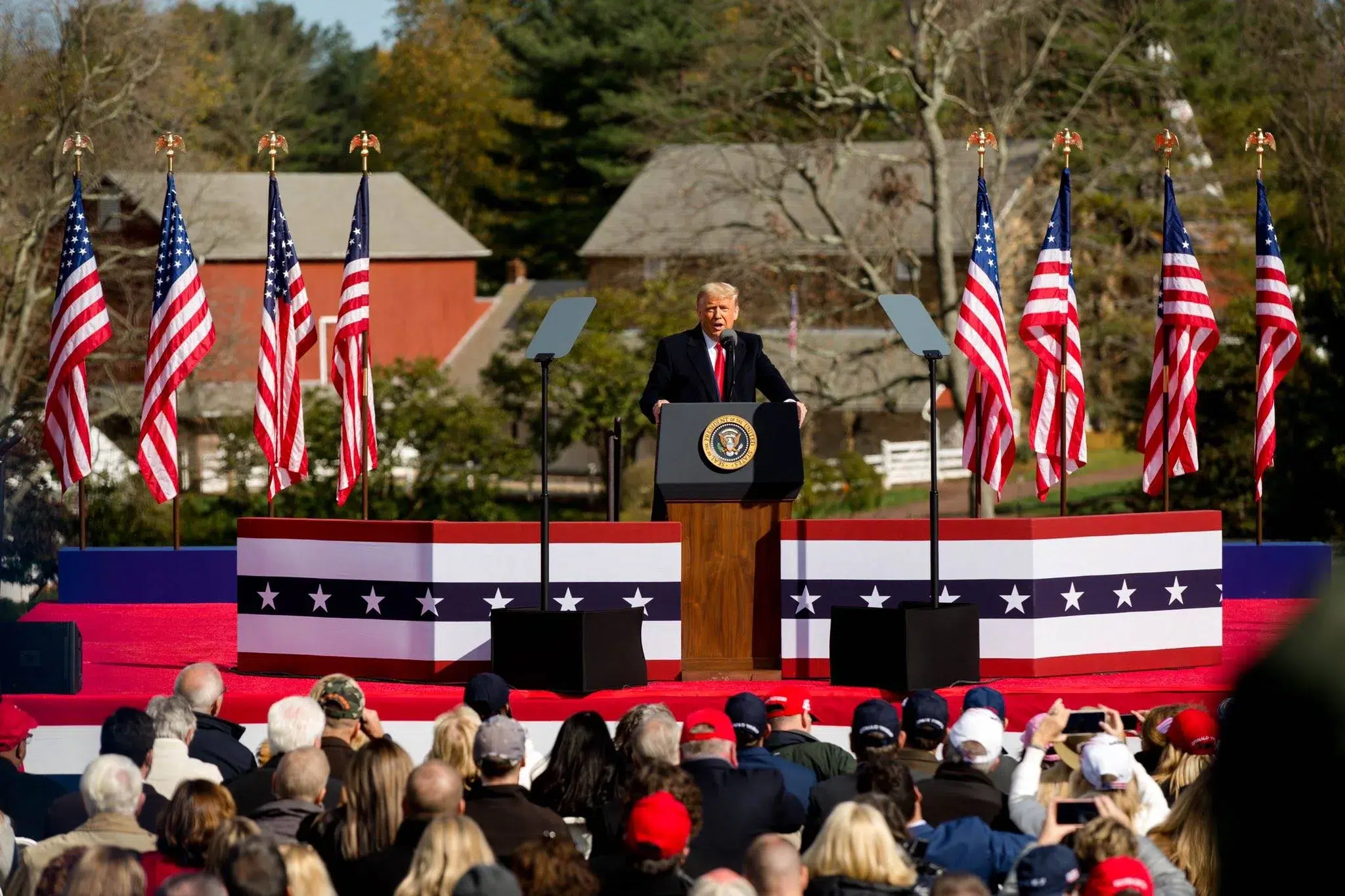 Donald Trump, ieșire nervoasă împotriva unei candidate pe care tocmai o învinsese: „Cine naiba mai e și impostoarea asta”